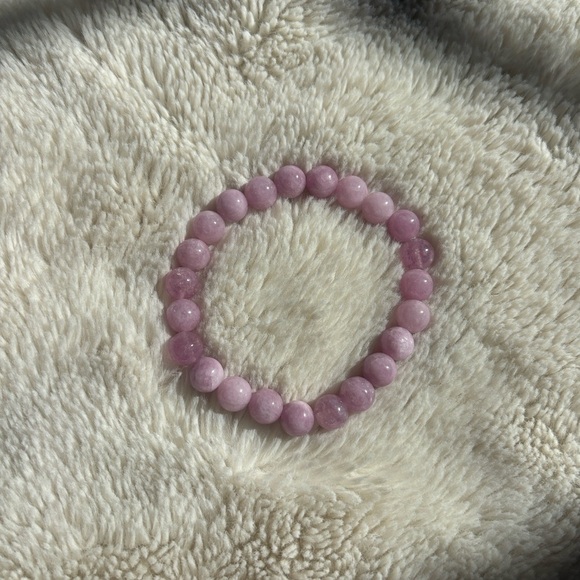 Kunzite Crystal Bracelet – 8mm Beads | 7.5” | Healing Energy | Soft Purple Glow - Picture 4 of 6